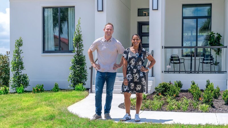 Brian and Mika Kleinschmidt, as seen on 100 Day Dream Home, Season 6. – Bild: Warner Bros. Discovery /​ Chaz Dykes