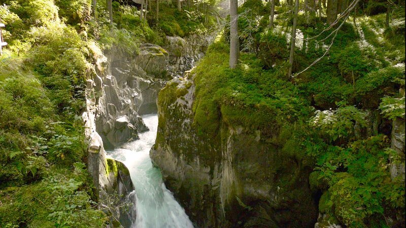 Gebirgsbach Ruetz. – Bild: ORF III
