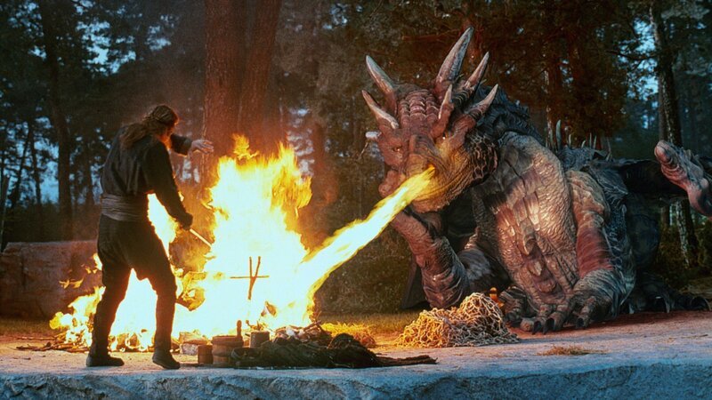 Lukas, a young farmer whose family is killed by savage raiders in the countryside, sets out on an epic quest for revenge, forming an unlikely trio with a majestic dragon and a swashbuckling, sword-fighting mercenary, Darius. Helena Bonham Carter voices Siveth, the ice breathing dragon who was once banished from the kingdom for failing to save the king’s life. Compelled by the young man’s cause, she emerges from hiding, using her fantastical powers on the trio’s adventurous journey which brings revelations and rewards beyond vengeance. „Dragonheart: Vengeance“ is an exciting action-adventure filled with fantasy and humor that will thrill the entire family. – Bild: Nitro Lukas, a young farmer whose family is killed by savage raiders in the countryside, sets out on an epic quest for revenge, forming an unlikely trio with a majestic dragon and a swashbuckling, sword-fighting mercenary, Darius. Helena Bonham Carter voices Siveth, the ice breathing dragon who was once banished from the kingdom for failing to save the king’s life. Compelled by the young man’s cause, she emerges from hiding, using her fantastical powers on the trio’s adventurous journey which brings revelations and rewards beyond vengeance. „Dragonheart: Vengeance“ is an exciting action-adventure filled with fantasy and humor that will thrill the entire family. – Bild: Nitro