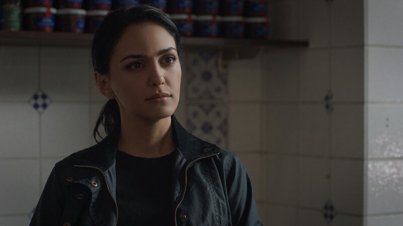Clare Quayle (Nazanin Boniadi) – Bild: MRC II Distribution Company L.P.