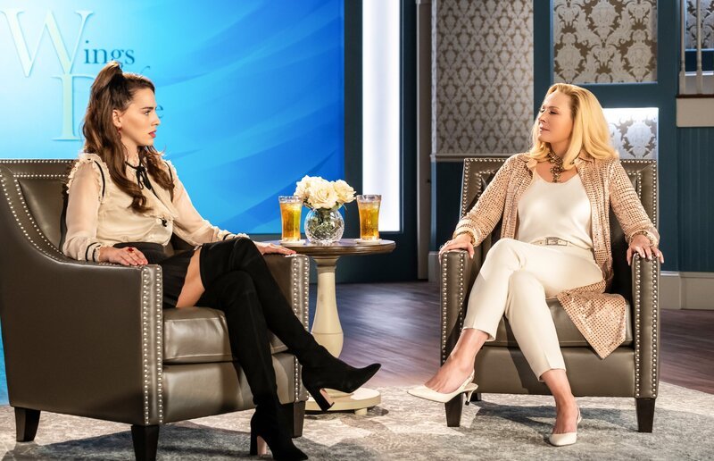 Ginger Sweet (Melia Kreiling, l.); Margaret Monreaux (Kim Cattrall, r.) – Bild: 2020 Twentieth Century Fox Film Corporation. All rights reserved /​ Patti Perret Lizenzbild frei