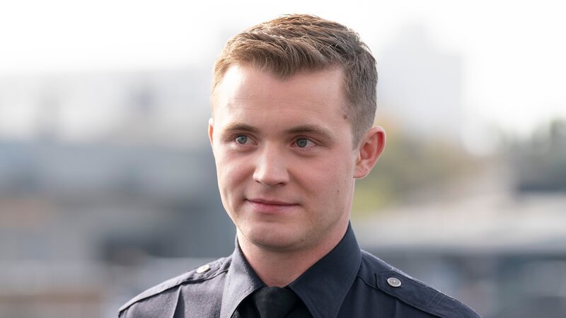 Das LAPD-Team ist überrascht über die Rückkehr des Rookies Seth Ridley (Patrick Keleher). – Bild: ZDF