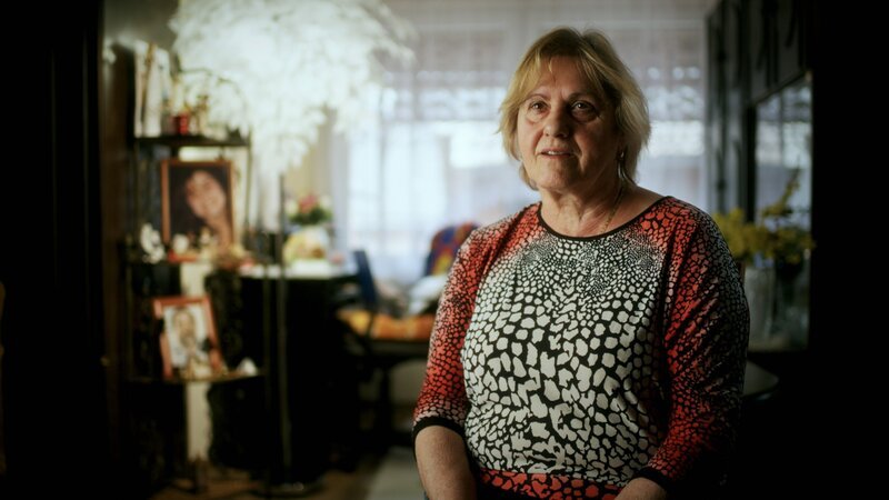 Marta Šoltísová, Denisas Mutter. – Bild: Metafilm GmbH /​ ORF
