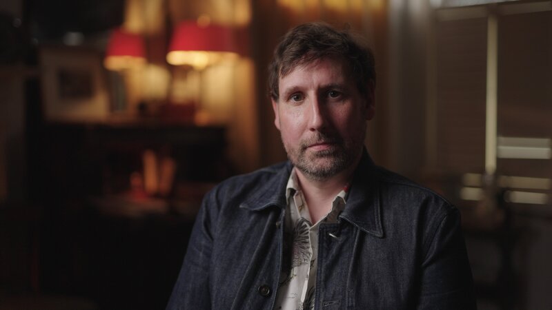 Tom Patterson blickt links an der Kamera vorbei. – Bild: RTL /​ Dash Production Services /​ Viva Las Vegas!