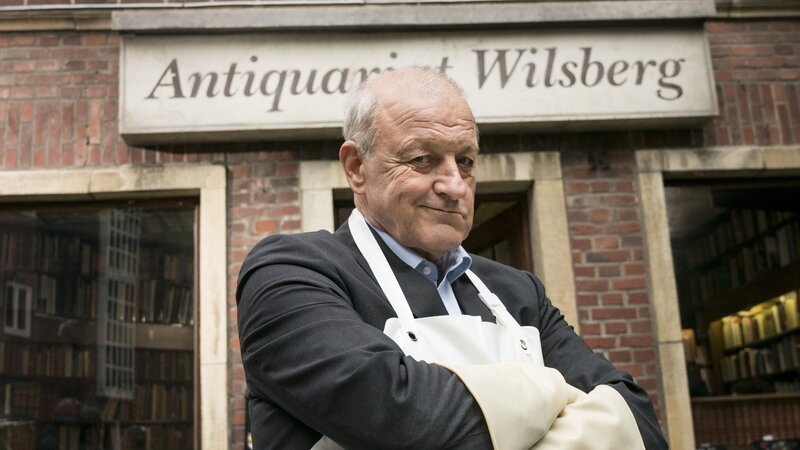 Wie kommt ein menschlicher Finger in eine Hackfleischpackung? Wilsberg (Leonard Lansink) ermittelt in der Fleischbranche. – Bild: ZDF