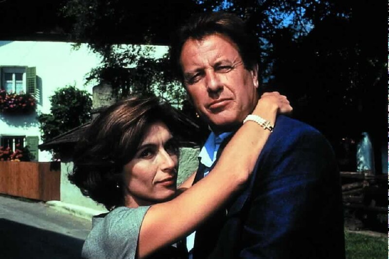 Dr. Sabina Spreti (Anita Zagaria, l.); Dr. Thomas Burgner (Gerhart Lippert, r.) – Bild: DF1