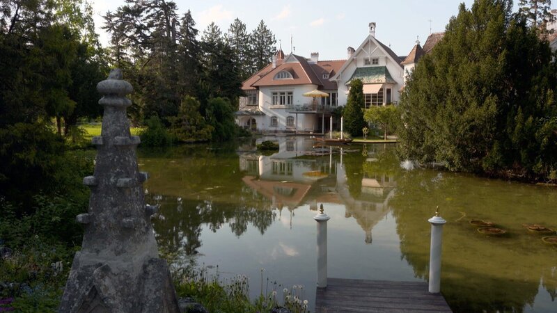 Schloss Schönau – Gartenansicht. – Bild: 3sat