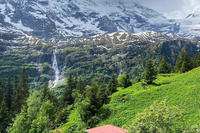Zu hinterst Lauterbrunnental. – Bild: SRF