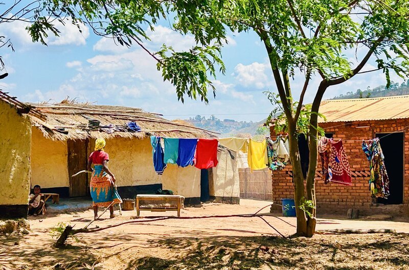 Dorf beim Ntchisi Forest im Zentrum Malawis – Bild: Bettina Pohlmann