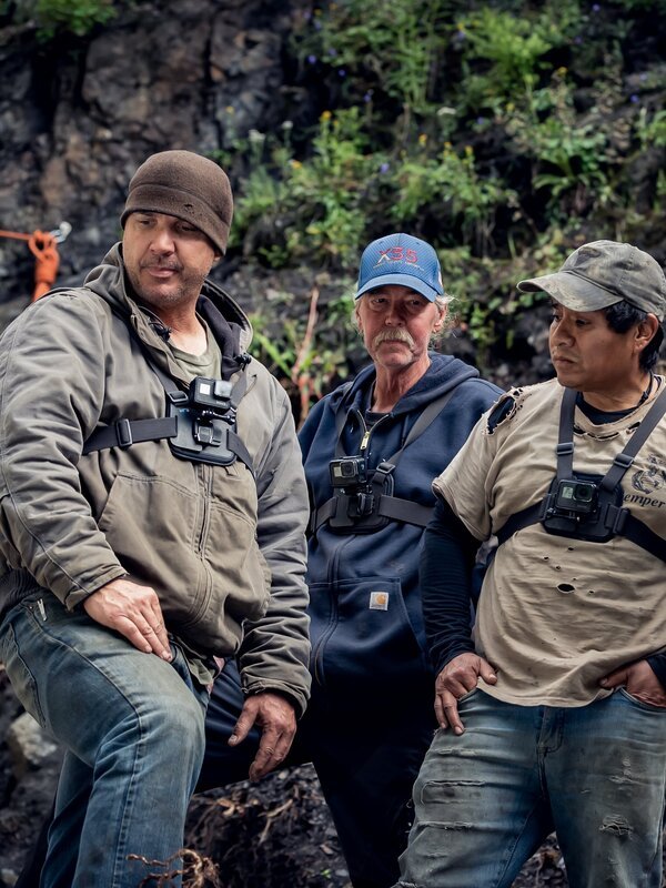 L-R: Dustin Hurt, Fred Hurt und Carlos Minor – Bild: Discover Images. /​ Warner Bros. Discovery, Inc. or its subsidiaries and affiliates.