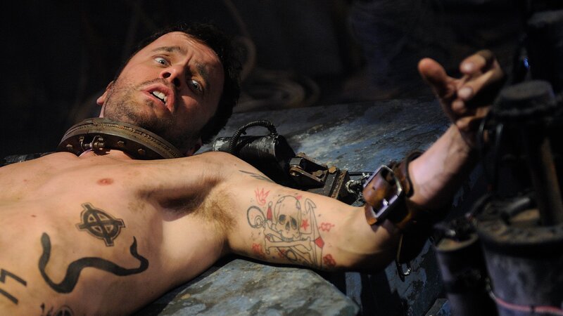 Seth (Joris Jarsky) ist fixiert – Bild: Lions Gate Films Inc. /​ Steve Wilkie