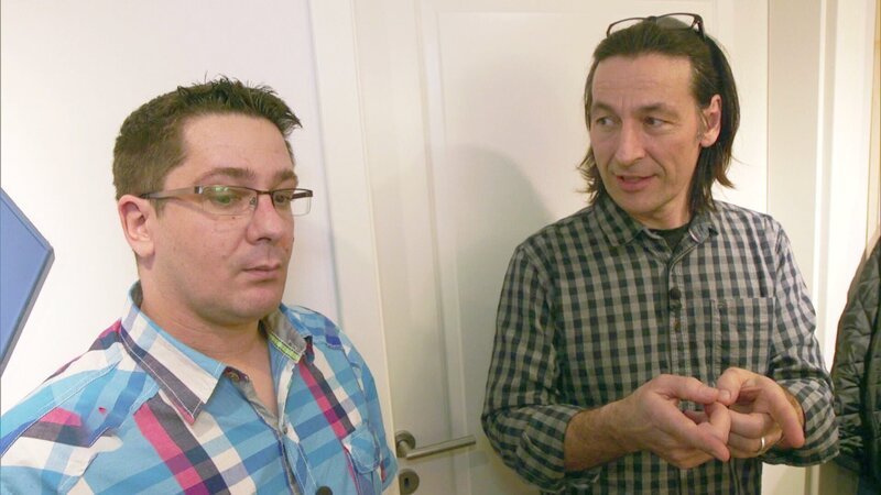 Architekt John Kosmalla,re. Sascha,li. – Bild: RTL II – Recht zum Abdruck/​Darstellung zeitlich/​sachlich beschränkt auf die Bewerbung der Sendung
