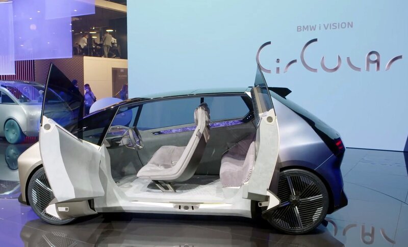 Straßen, Schienen und Flugkorridore sind die Adern, die Europa versorgen und verbinden. Doch wie kann die lebenswichtige Mobilität mit den großen Herausforderungen der Zukunft in Einklang gebracht werden? – Bild: zero one