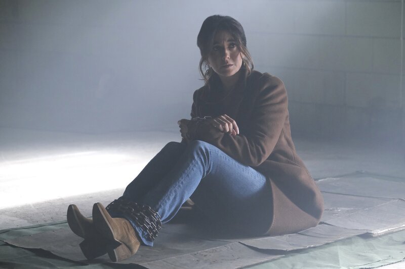 Lana Lang Cushing (Emmanuelle Chriqui) – Bild: The CW Network, LLC /​ DC /​ Warner Bros. Ent. Inc. /​ Bettina Strauss