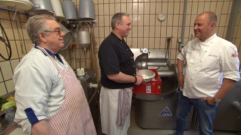 Seit Jahren ist der „Ratskeller Hanau“ in Familienbesitz und aus dem Ort kaum wegzudenken. Allerdings hält Chef Oliver an falschen Traditionen fest. Kann und will er Frank Rosins Ratschläge überhaupt annehmen? – Bild: Kabel Eins