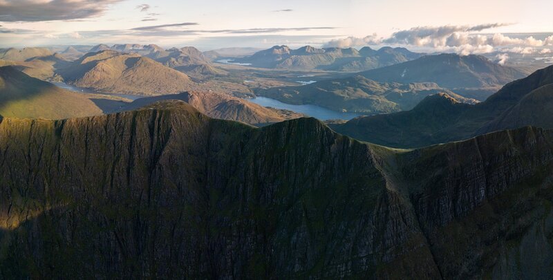 Connemara Mountains im Westen Irlands in der Grafschaft Galway. – Bild: Crossing the Line Productions/​ORF/​Felix Sproll