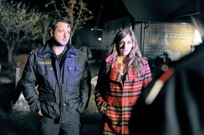Gerhard Greiner (Toni Steiger), Miriam Stein (Pippa Sponring). – Bild: ORF 1