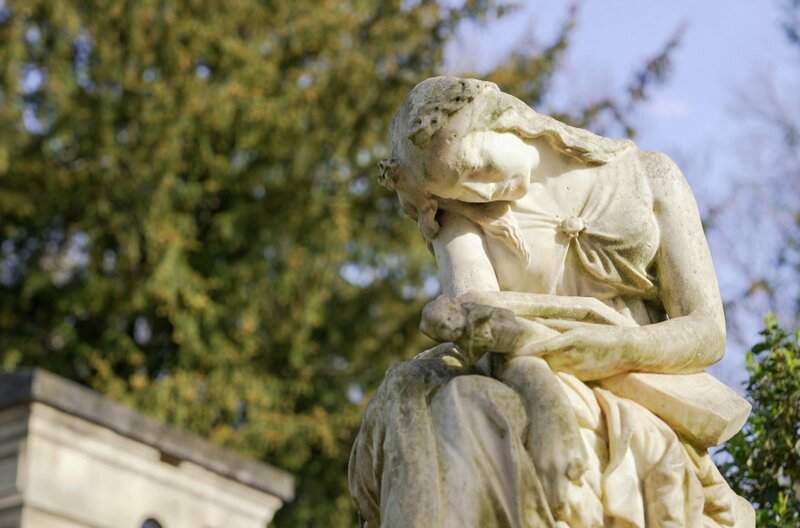 Der berühmte Pariser Friedhof Cimetière du Père-Lachaise war nicht immer nur ein Ruhehafen in der umtriebigen Metropole. – Bild: Elephant Doc