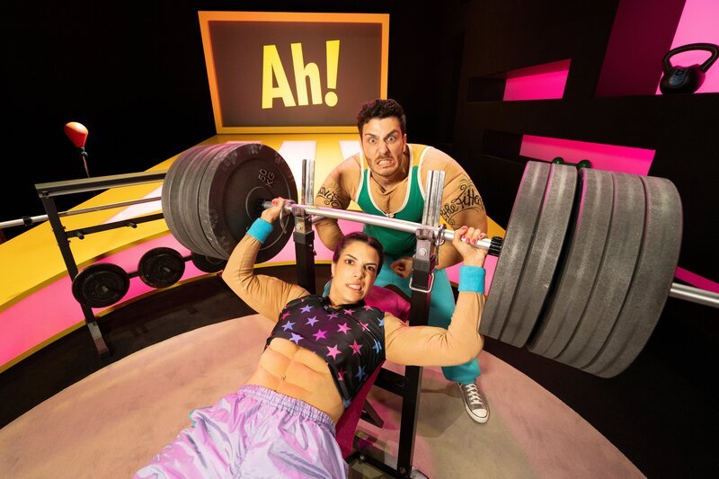 Tarkan und Clarissa beschäftigen sich dieses Mal mit dem Thema „Pumpen“ – Bild: WDR/​Thorsten Schneider