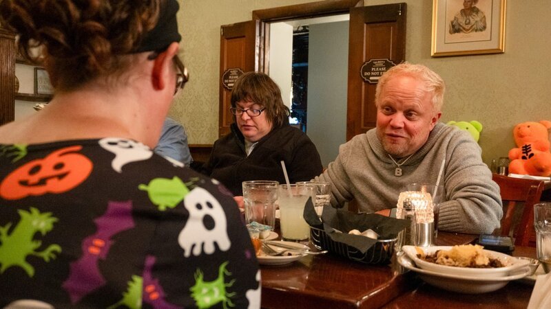 Billy and Brittany eating at wedding rehearsal – Bild: TLC (DEUT)