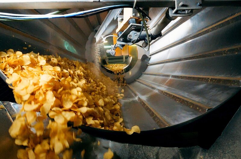 Krebs, Diabetes und Übergewicht durch Chips und Co: Immer mehr Menschen leiden an diesen Krankheiten. Ist das hochverarbeitete Essen schuld? – Bild: BR/​ARTE