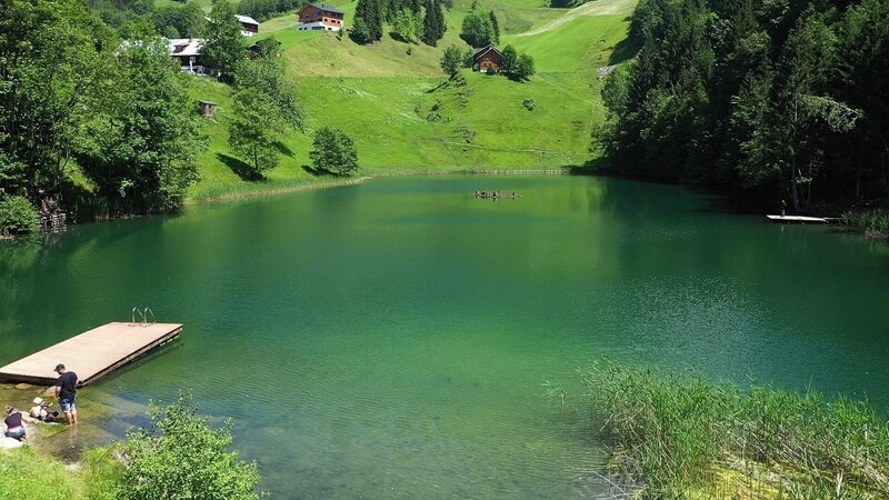 Panoramablick auf einen idyllischen Bergsee – Bild: ORF/Landesstudio Vorarlberg Panoramablick auf einen idyllischen Bergsee – Bild: ORF/Landesstudio Vorarlberg