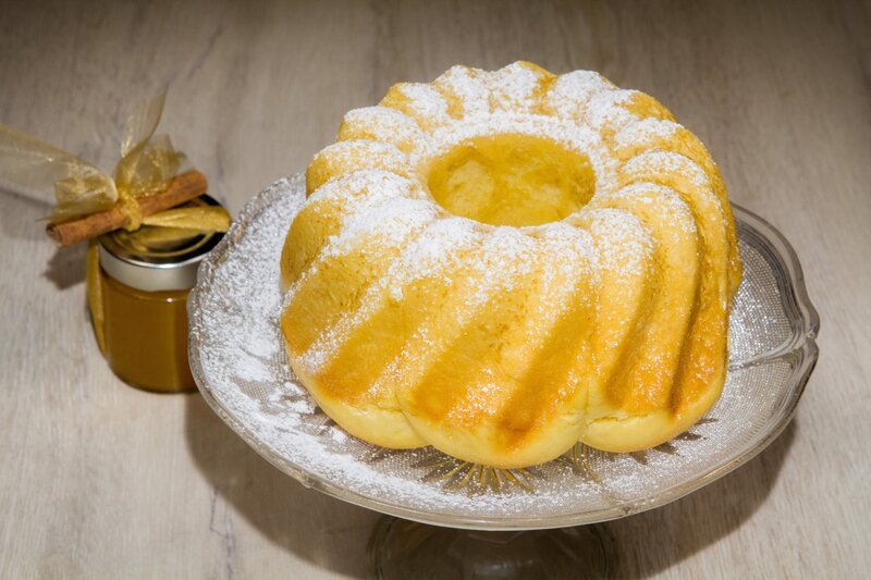 „Briochegugelhupf mit Orangenmarmelade“ von Johanna Maier. – Bild: ORF/​Interspot
