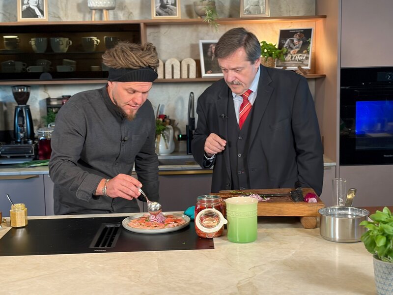 v.li.: Christoph „Krauli“ Held, Werner Gruber. – Bild: ORF/​Kiwi TV