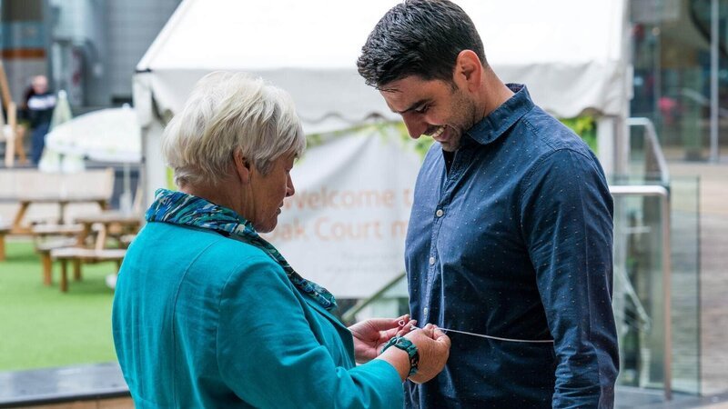 Chris Bavin, Dr. Margaret Ashwell – Bild: Geo Television /​ BBC