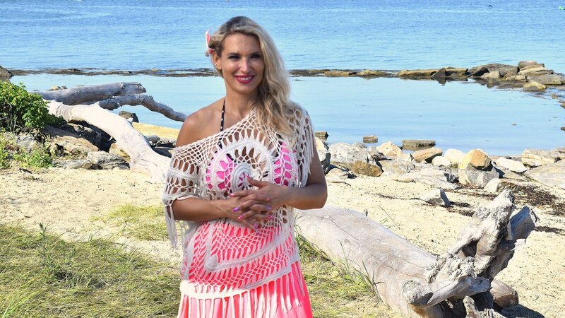 Vanja Grbic enjoys her time on a beach. – Bild: TLC (DEUT)