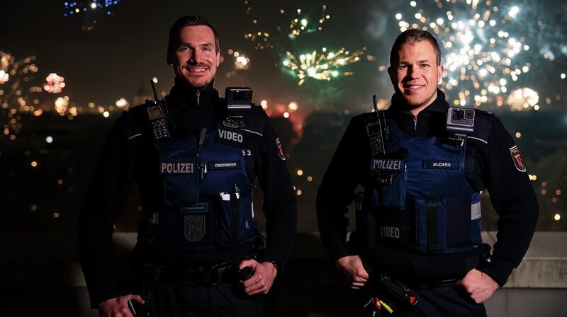Sebastian Obermeier und Dominik Muders im Einsatz – Bild: SWR/​Jürgen Weißenfels