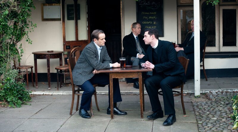 Daniel Marlowe (Oliver Dimsdale, li.), Will Davenport (Tom Brittney, re.) – Bild: WDR/​Kudos/​ITV/​Masterpiece