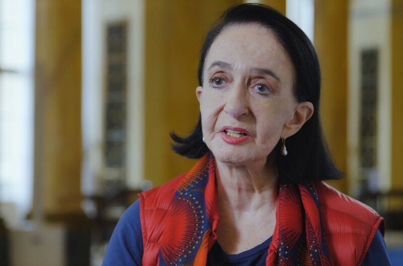 Marcia Haydée tanzte in der Choreographie von John Cranko die Rolle der Tatjana. – Bild: Thomas Bresinsky/​Sounding Images