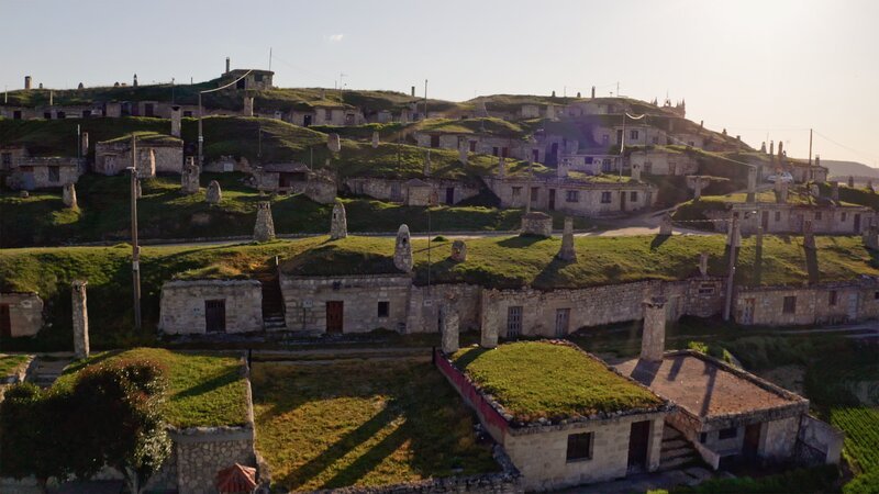 Die 400 Bodegas von Baltanás sind jahrhundertealte Weinkeller und bis heute in privaten Händen. – Bild: ZDF und arte, Claus Stellfeld