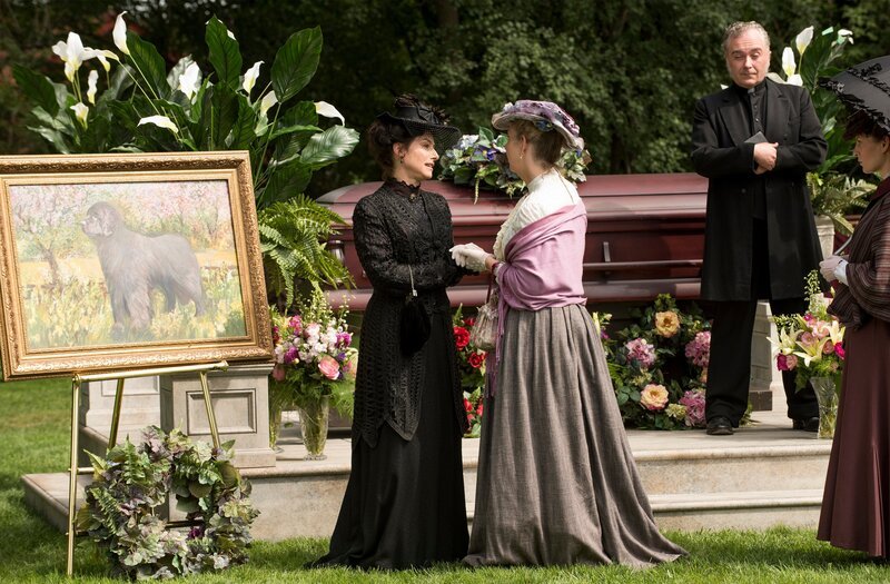 Edith Frizzel (Joy Tanner, l.). – Bild: WDR/​Shaftesbury/​ITV Studios