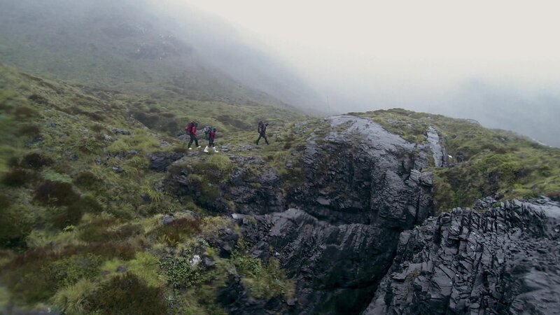 Menschen beim Wandern auf dem Berg – Bild: Bergblick