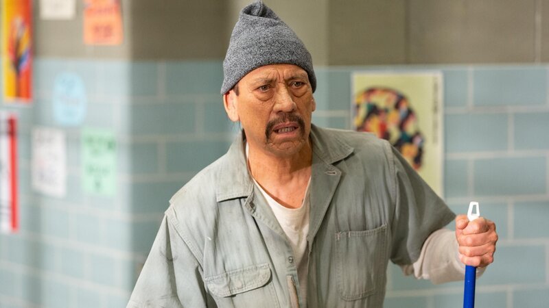 Hausmeister Steve (Danny Trejo) – Bild: © 2020 Universal Studios.  ALL RIGHTS RESERVED.