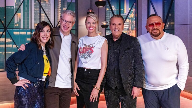 Die „Löwen“ (v.l.) Judith Williams, Frank Thelen, Janna Ensthaler, Ralf Dümmel und Andreas w. Herb. – Bild: RTL /​ Bernd-Michael Maurer