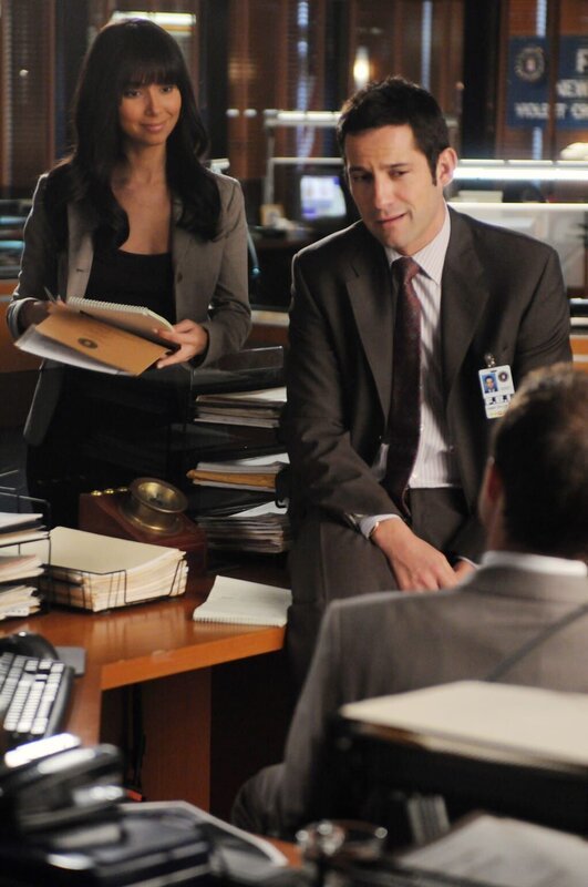Roselyn Sanchez (Elena Delgado), Enrique Murciano (Danny Taylor). – Bild: Nitro