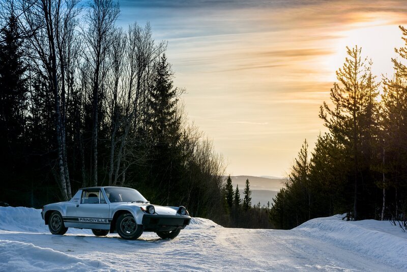 Åre, Sweden – Car parked at the side of the track. – Bild: National Geographic/​Chris Frosin