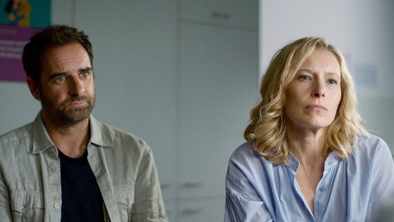 Das Paar steckt in einer Krise: Grégory Montel als David, Ophélia Kolb als Roxane – Bild: SRG SSR/​Akka Films/​RTS