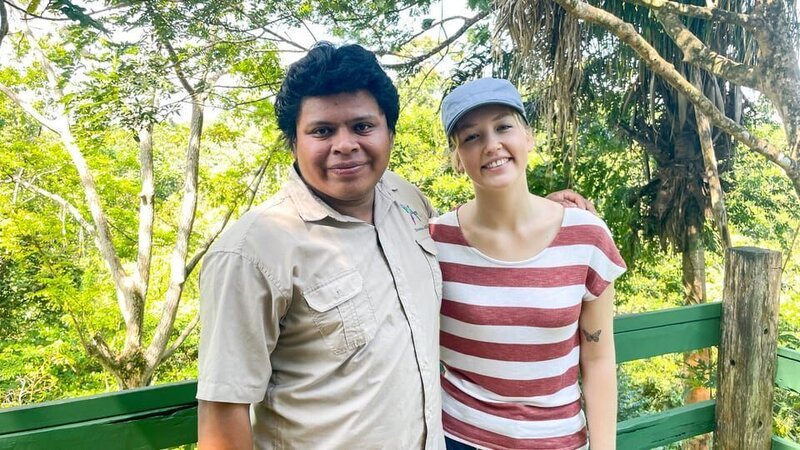 In Costa Rica leitet Duaro ein Projekt zum Schutz des stark bedrohten Bechstein-Aras. (Duaro Mayorga Hernández.) – Bild: BR/​Text und Bild Medienproduktion/​Marcella Müller