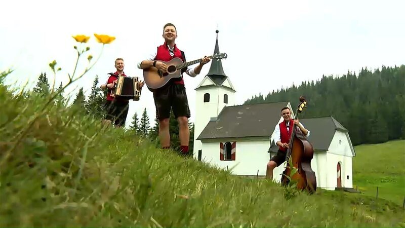 Die Musikgruppe Ligist 3 präsentiert ihr neues Lied. – Bild: ORF/​Mema Medien/​Filmteam Austria
