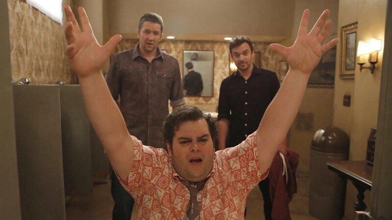 L-R: Josh Braaten as Andy, Josh Gad as Bearclaw, Jake M. Johnson as Nick Miller. – Bild: The Movie Database