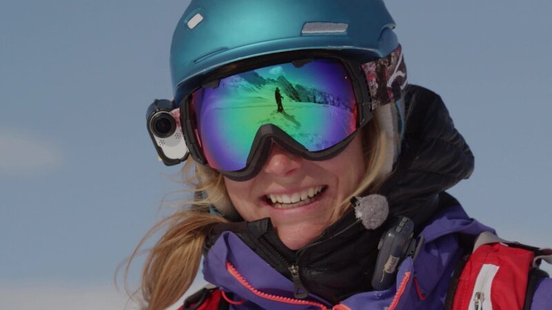 A woman who skis. – Bild: Bergblick
