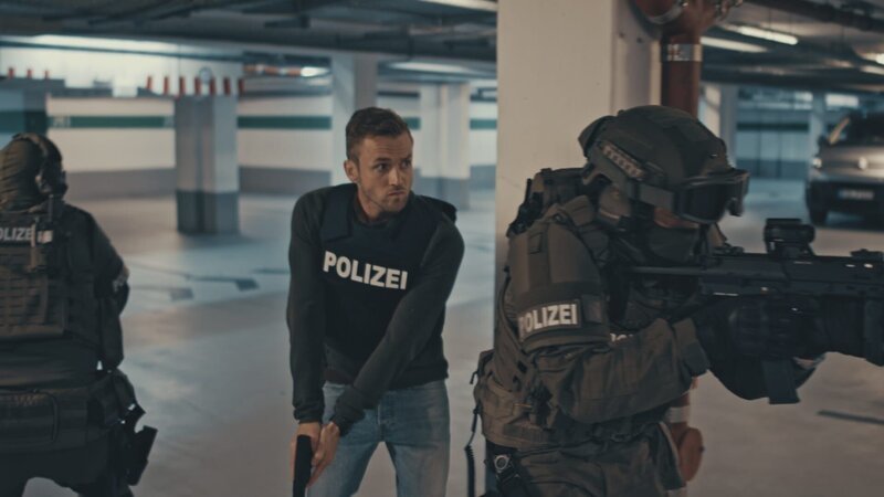 Philipp Stehler (Mitte) – Bild: ATV2