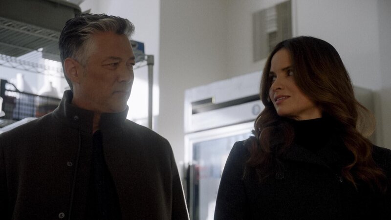 Special Agent in Charge Feng Zhao (Russell Wong, l.); Jessica Knight (Katrina Law, r.) – Bild: CBS Broadcasting, Inc.