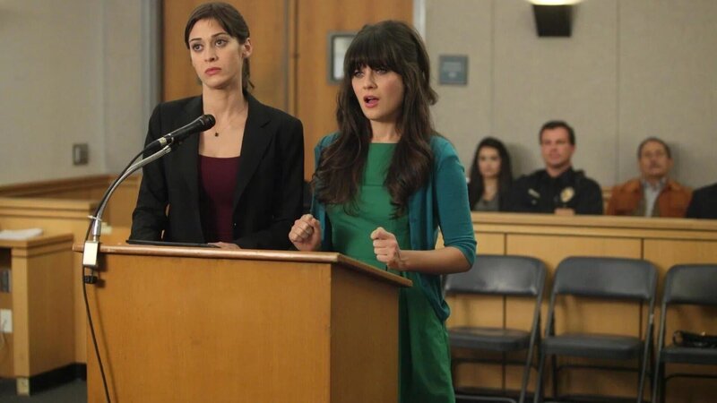 Julia (Lizzy Caplan, l.), Jess (Zooey Deschanel, r.) – Bild: The Movie Database