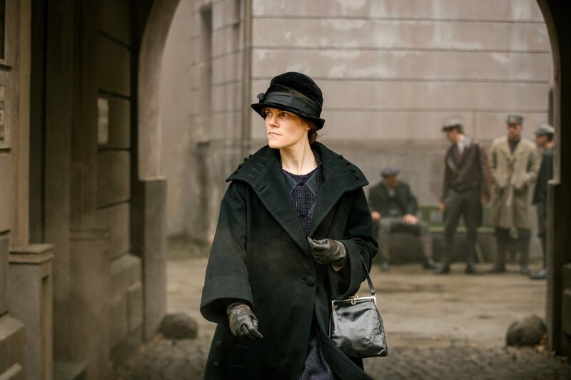 Babylon Berlin, Staffel 3, Folge 6: Fritzi Haberlandt als Elisabeth Behnke. – Bild: ORF/​Beta Film/​X Filme Creative Pool GmbH/​Frédéric Batier