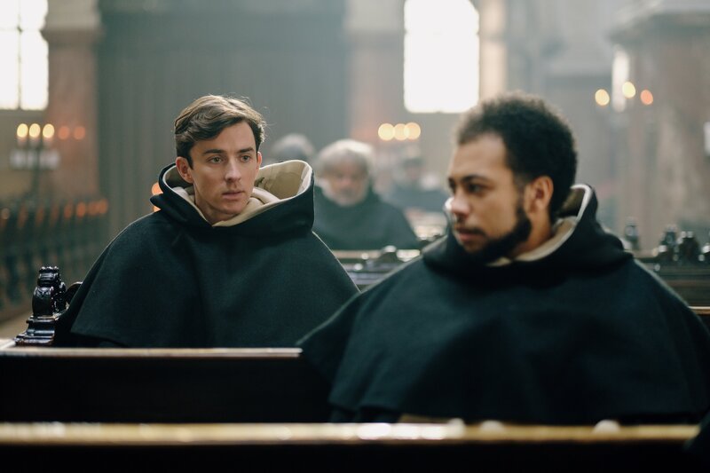 L-R: Max Liebermann (Matthew Beard), Bruder David (Nicolas Matthews). – Bild: ORF/​MR Film/​Endor Productions/​Petro Domenigg